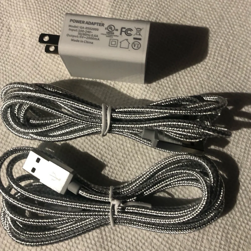 Iphone cables(2-cables/1-charger)